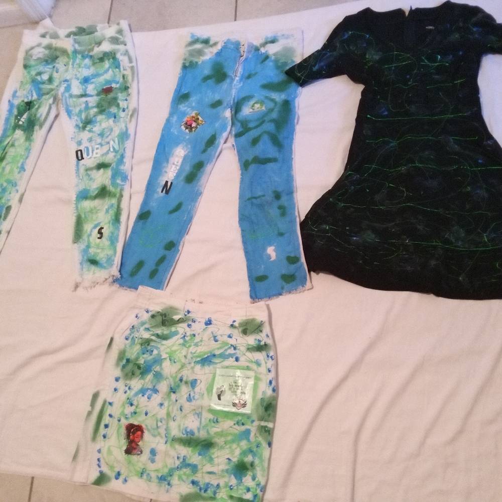 Clothes - Picture 8 of 8